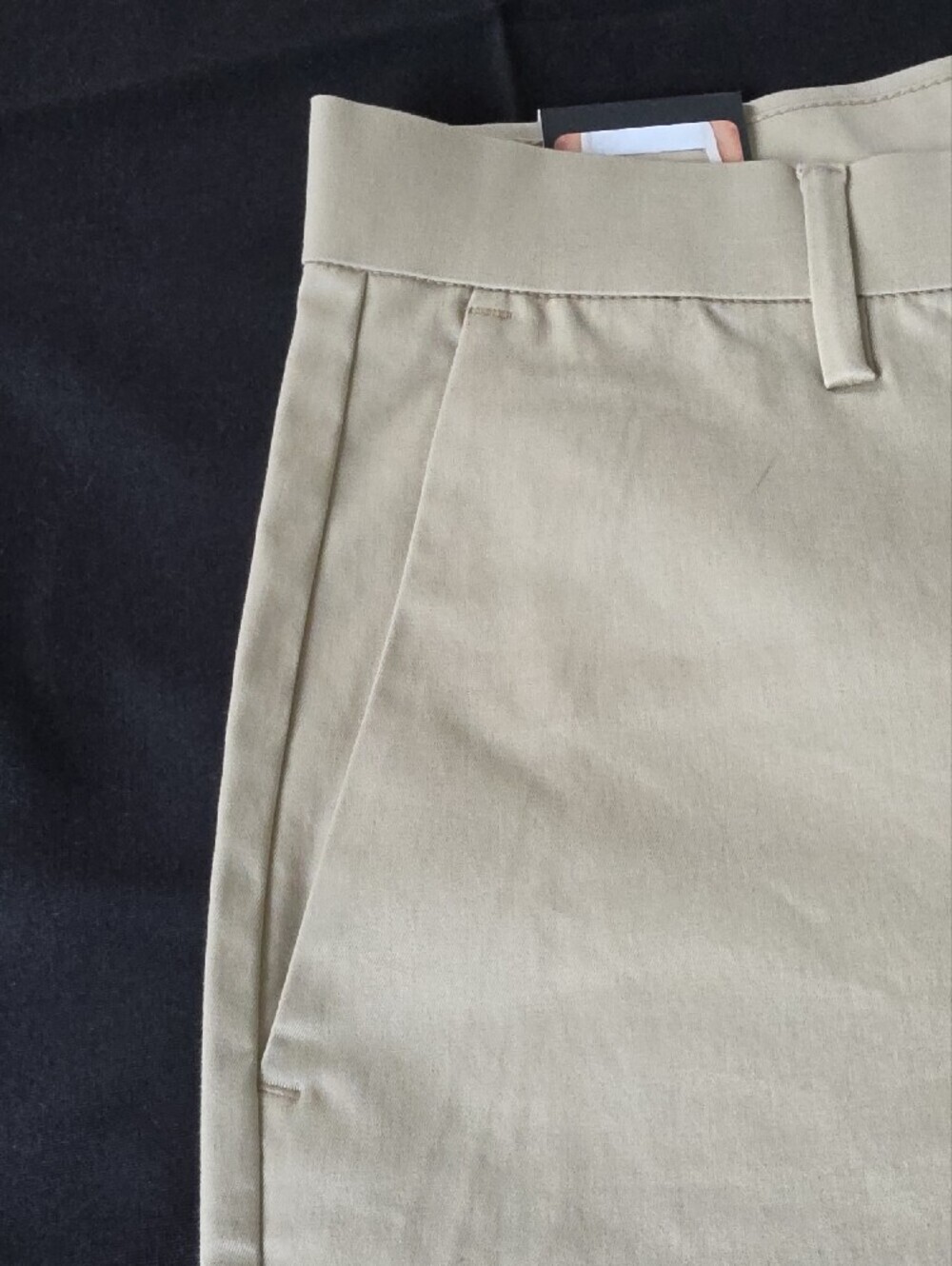 Banana Republic Men's Khaki Flat-Front Shorts - Picture 2 of 12